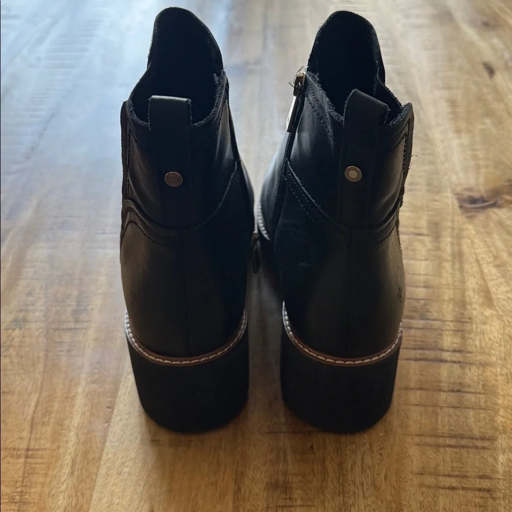 Naturalizer Darry Black Leather Chunky Heel Chelsea zipper Ankle Boots booties